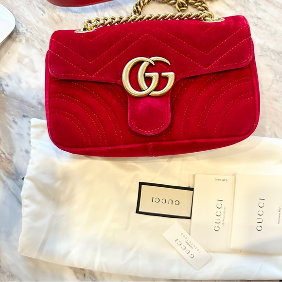 Gucci GG Marmont Velvet Shoulder Bag in Hisbiscus Red (Pre-Owned) - Picture 14 of 15